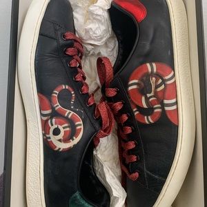 used gucci ace kingsnake low black/white/red